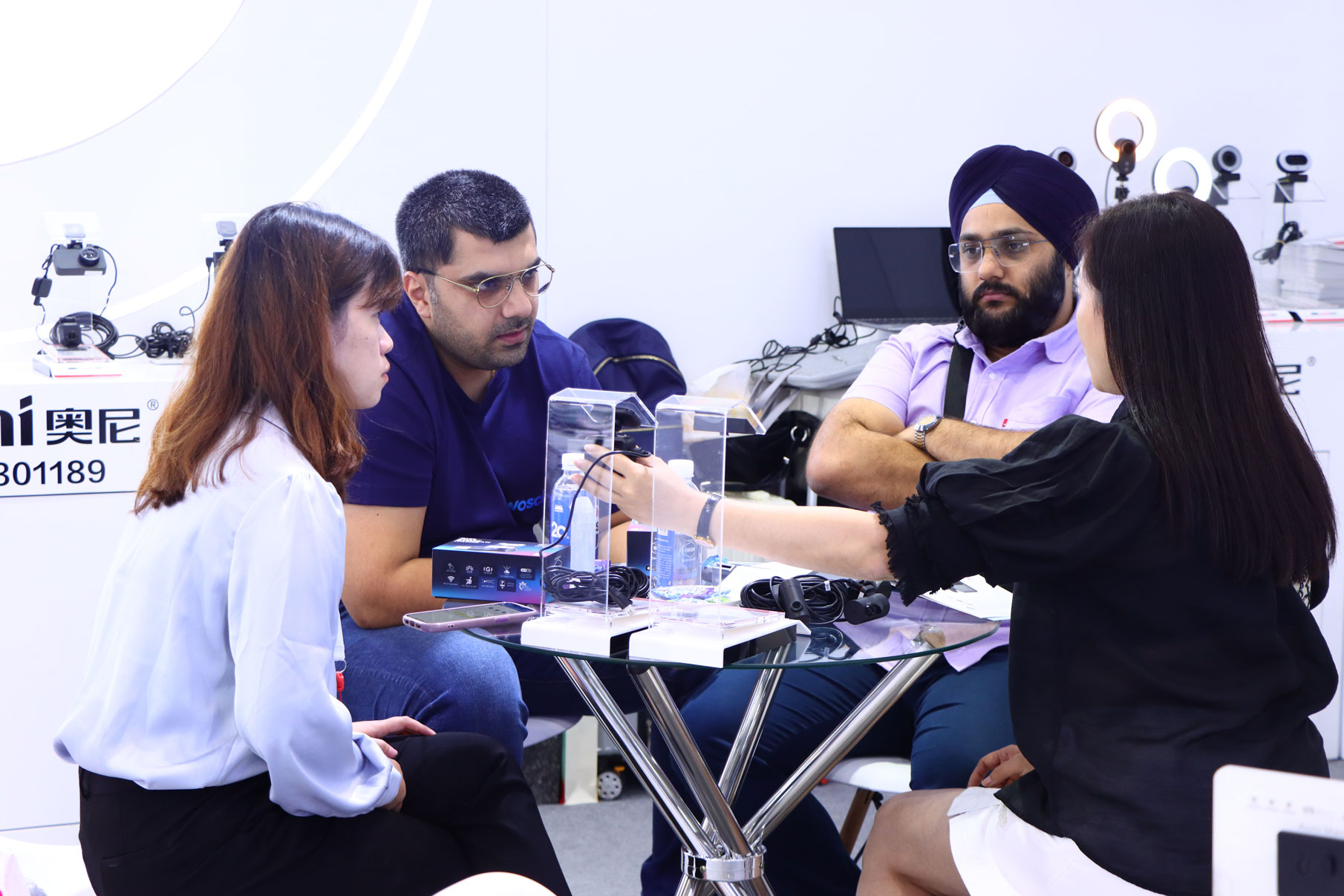 1728982018340249.jpg 产品讲解及业务洽谈-09.jpg